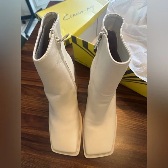 Circus By Sam Edelman Layla Modern Ivory Square Toe Stacked Heel Boots 9.5 - Picture 7 of 9
